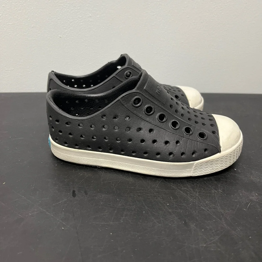 Native Shoes Kids Jefferson Water Shoe Black White Slip‎ On Round Toe C6